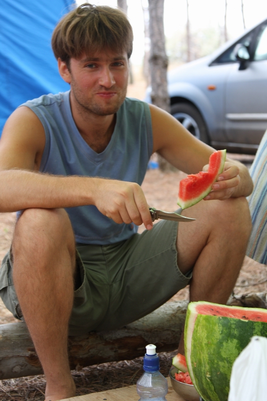 IMG_2833 Леша ел арбузы всегда и при любой обстановке.jpg