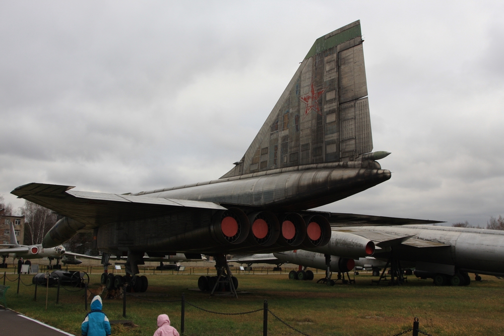 IMG_4893 Хвостовое оперение Т-4.jpg