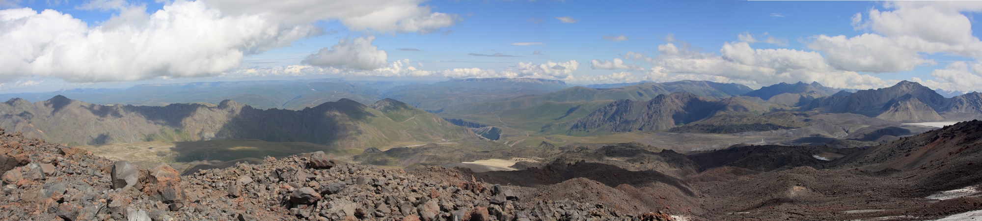 Панорама 14 Вид с северного приюта.jpg