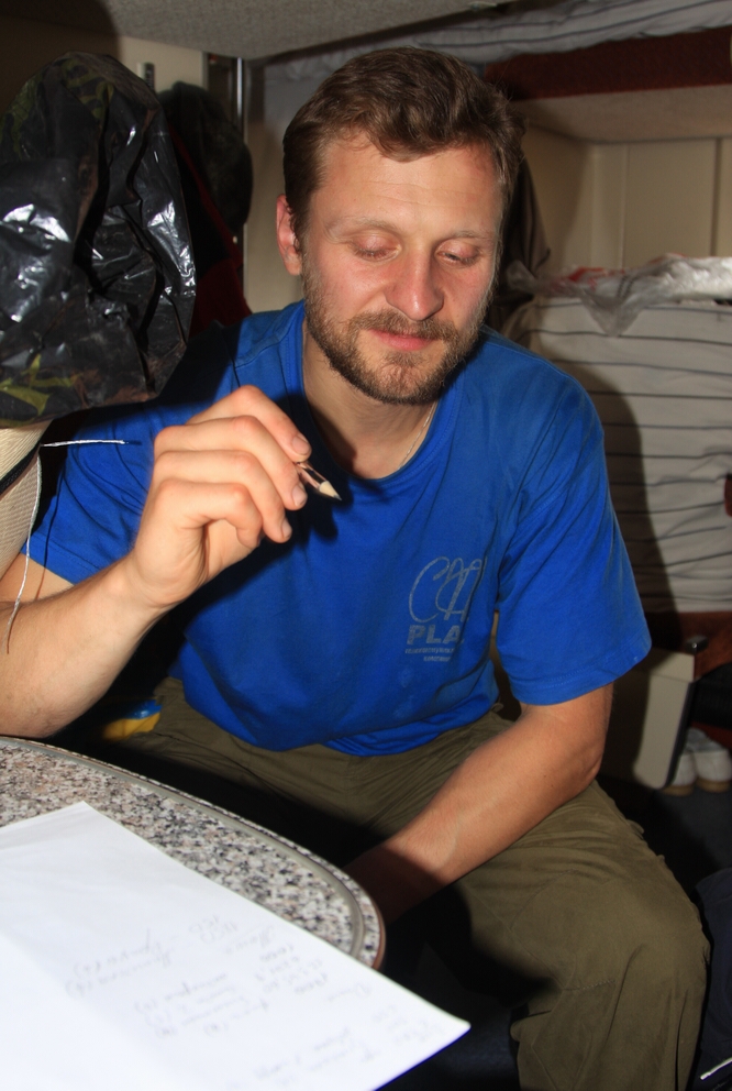 IMG_2166 Миша пишет письмо....JPG