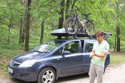 Resize of IMG_5874 Леша Беляев и его Opel Zafira.JPG