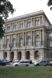 Resize of IMG_6046 Академия наук Венгрии на площади Рузвельта.JPG
