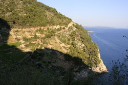 Resize of IMG_6762 Тем не менее местные активно пользуются этой дорогой.JPG
