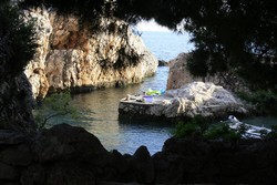 Resize of IMG_6850 На базе есть трассы для Deep Water Soloing- скалолазанье над водой.JPG