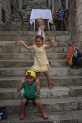 Resize of IMG_7584 После обеда деи играли в ступеньки.JPG