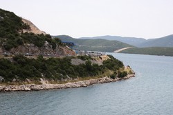 Resize of IMG_7185 Очередь большая, но пересечение границы-условное, по крайней мере для русских. У нас даже паспорта не смотрели.JPG